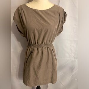 Divided dress tan size small super cute! EUC‎